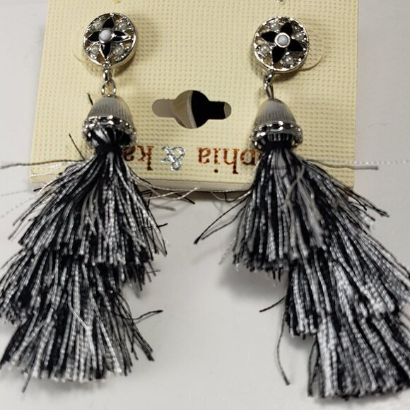 Silver tone Metal embossed drop dangle Tassel Earrings - Picture 4 of 5
